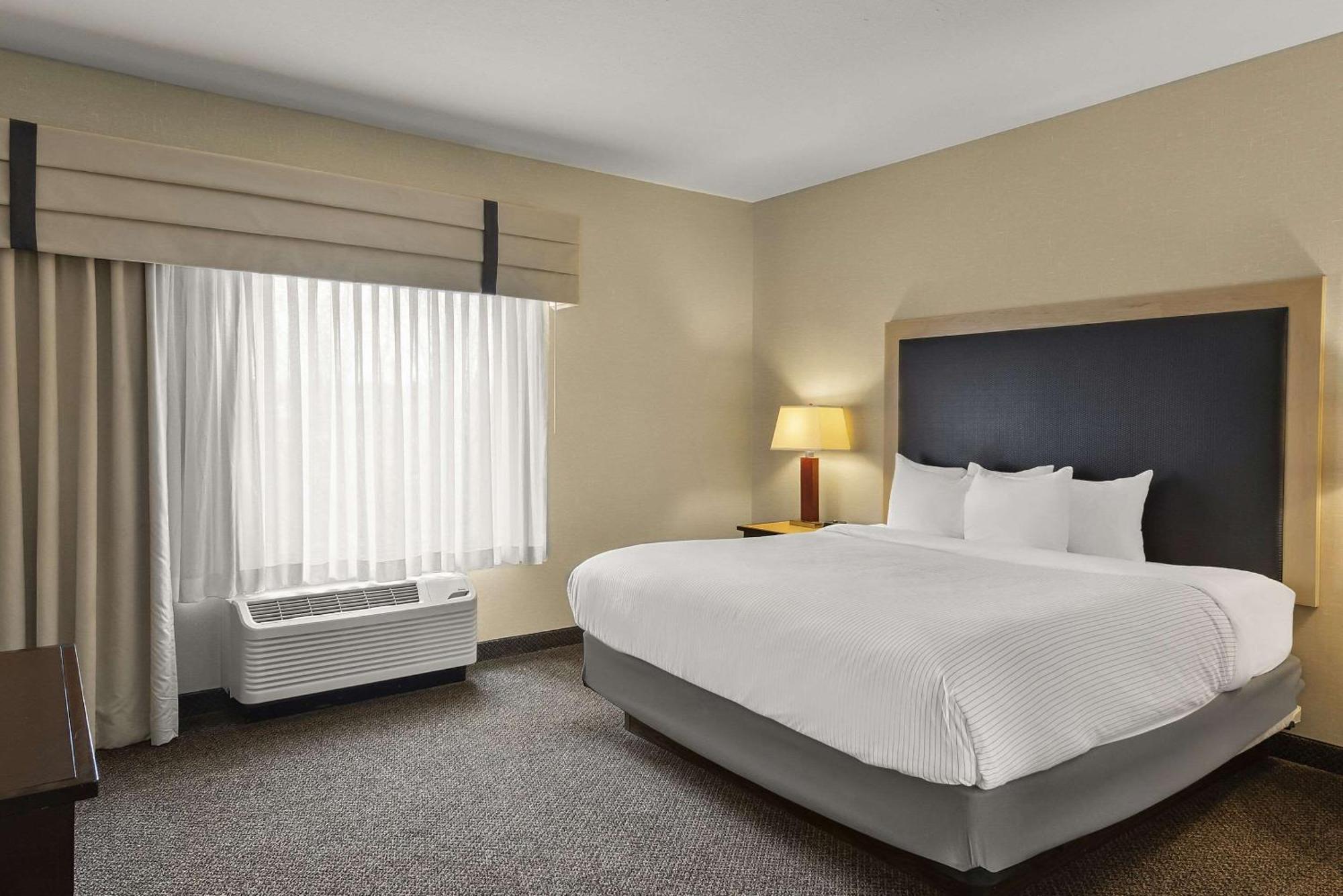 Cambria Hotel Columbus - Polaris Exterior photo
