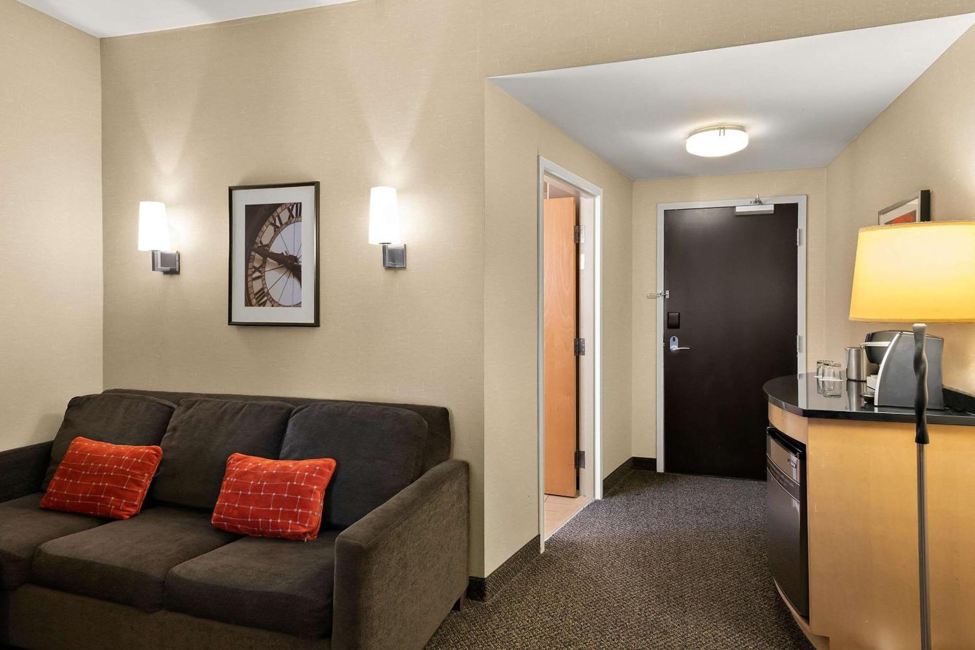 Cambria Hotel Columbus - Polaris Exterior photo