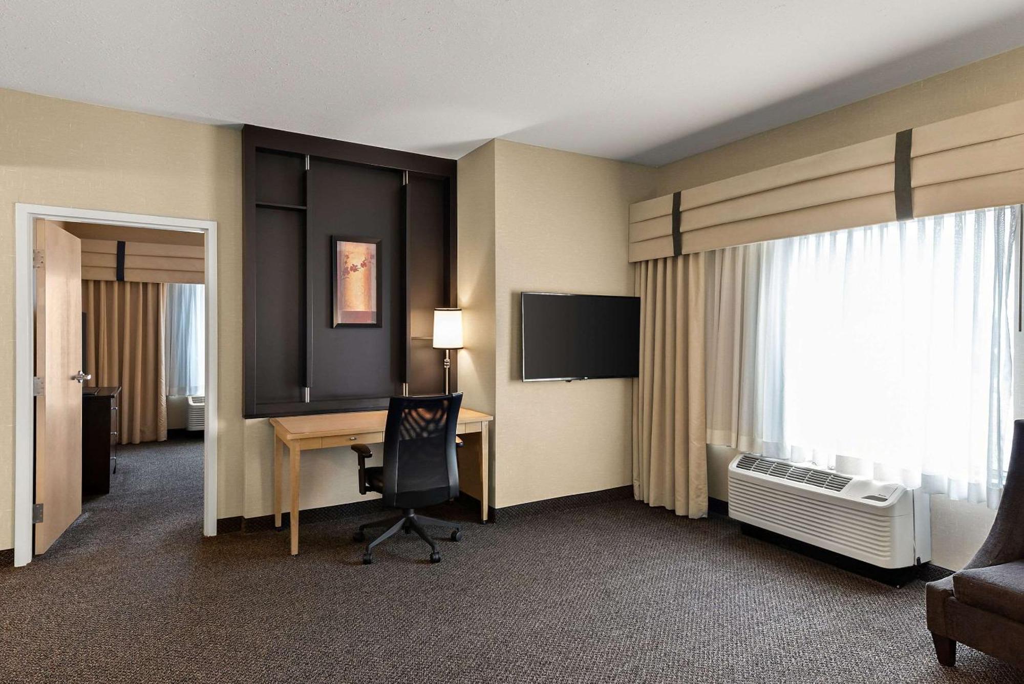 Cambria Hotel Columbus - Polaris Exterior photo