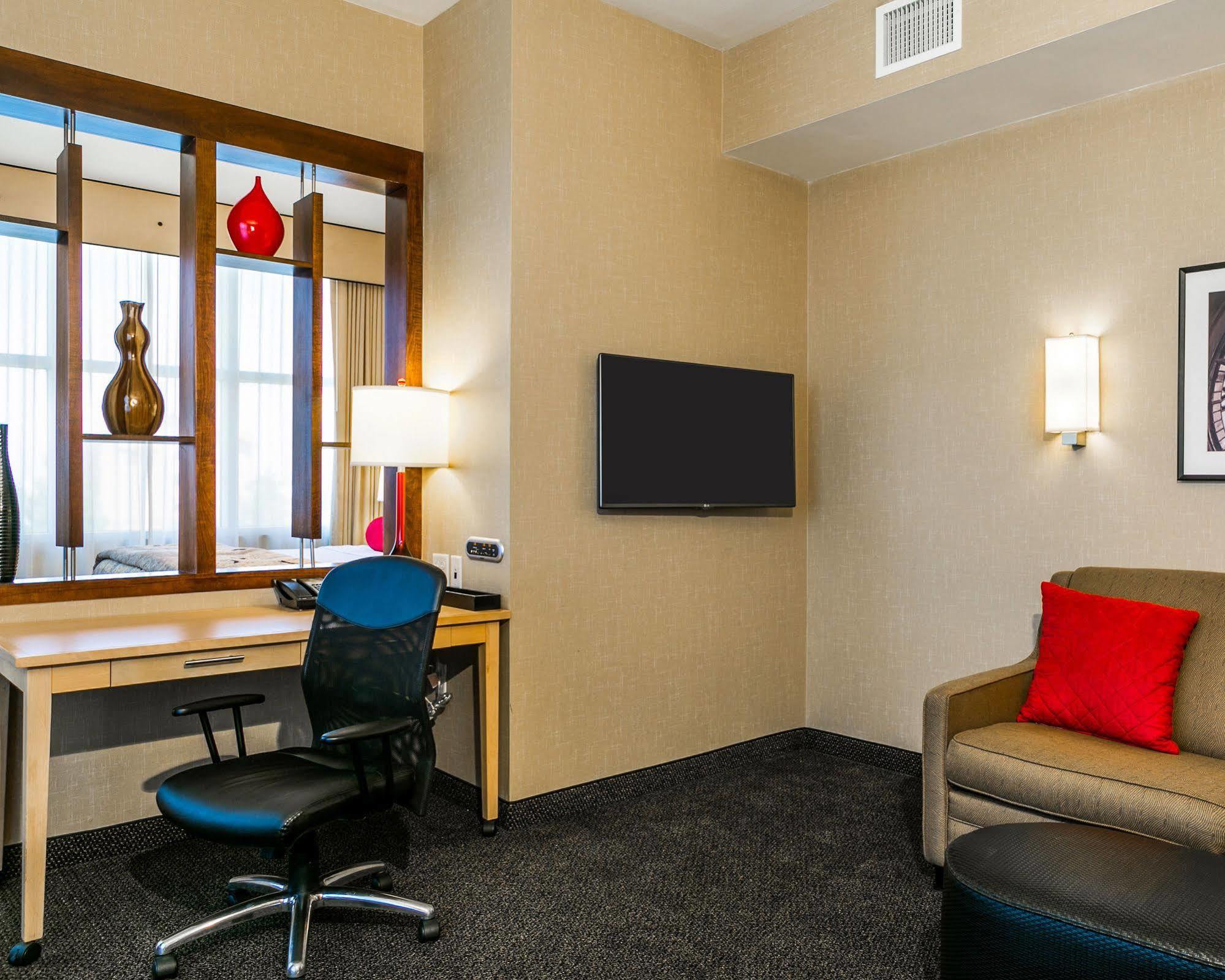 Cambria Hotel Columbus - Polaris Exterior photo